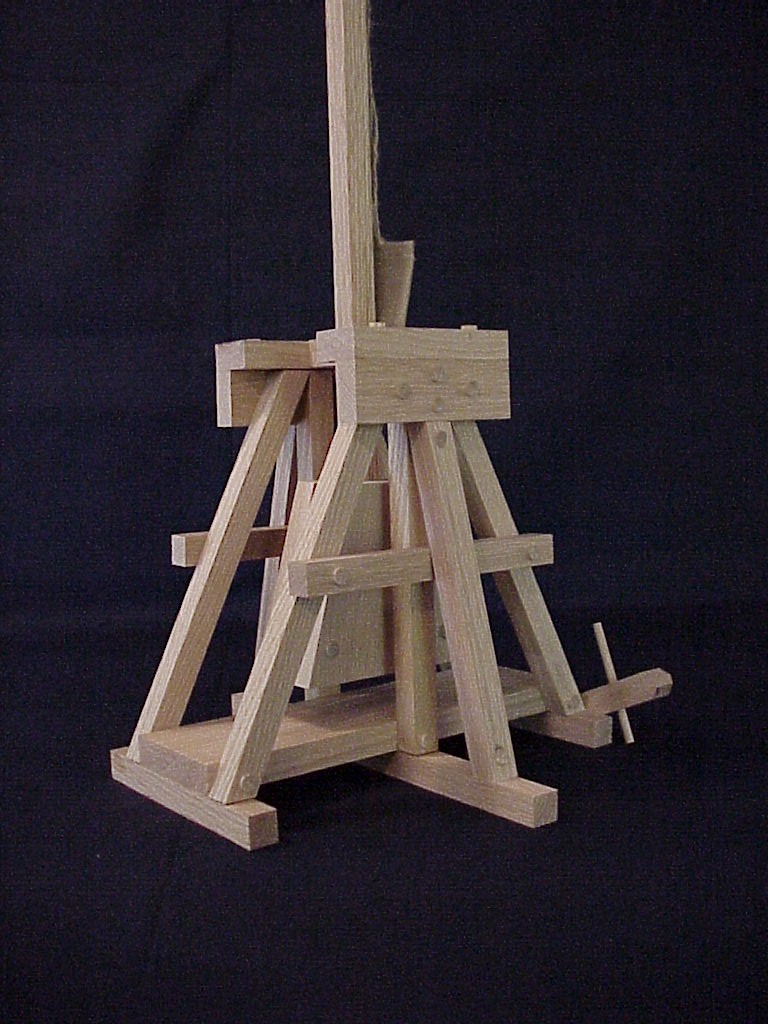 Side view of the Warwolf trebuchet show the trestles and side braces
