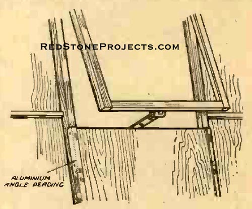 Figure 17. Hinged window at the rear of the body.